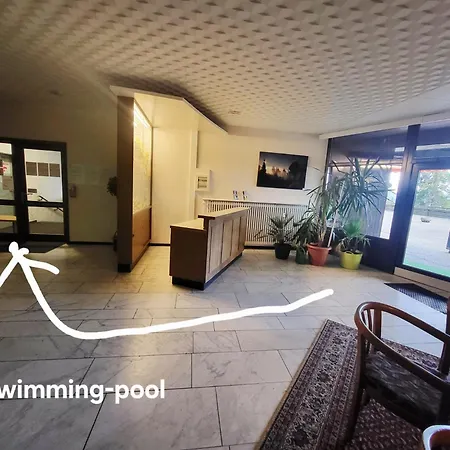 Renovated, Swimming Pool, Sauna, Forest, Children Room, Free Parking דירה סכונאץ'