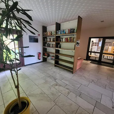 Renovated, Swimming Pool, Sauna, Forest, Children Room, Free Parking דירה